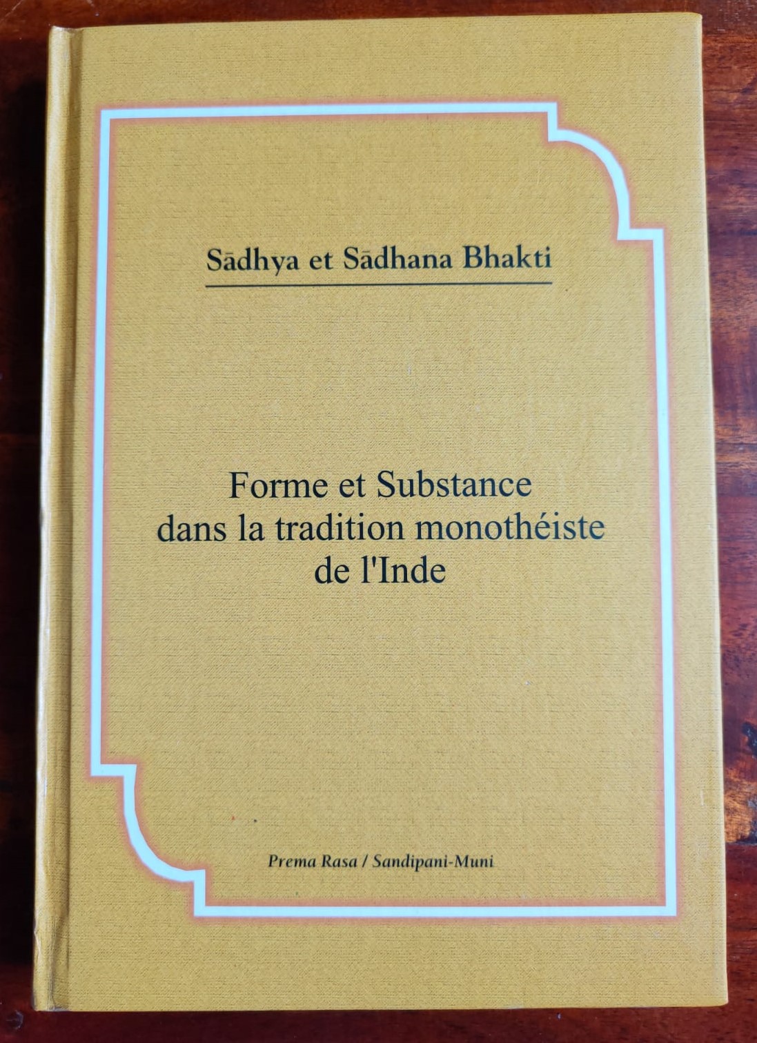 Forme et Substance dans la tradition monothéiste de l'Inde